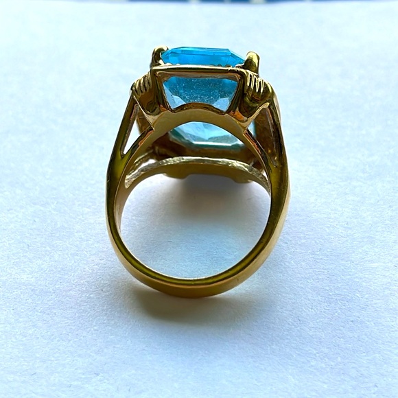 Cocktail Ring Bold Yellow Gold Plated Blue Glass Stone Size 7 Ring - Picture 4 of 6